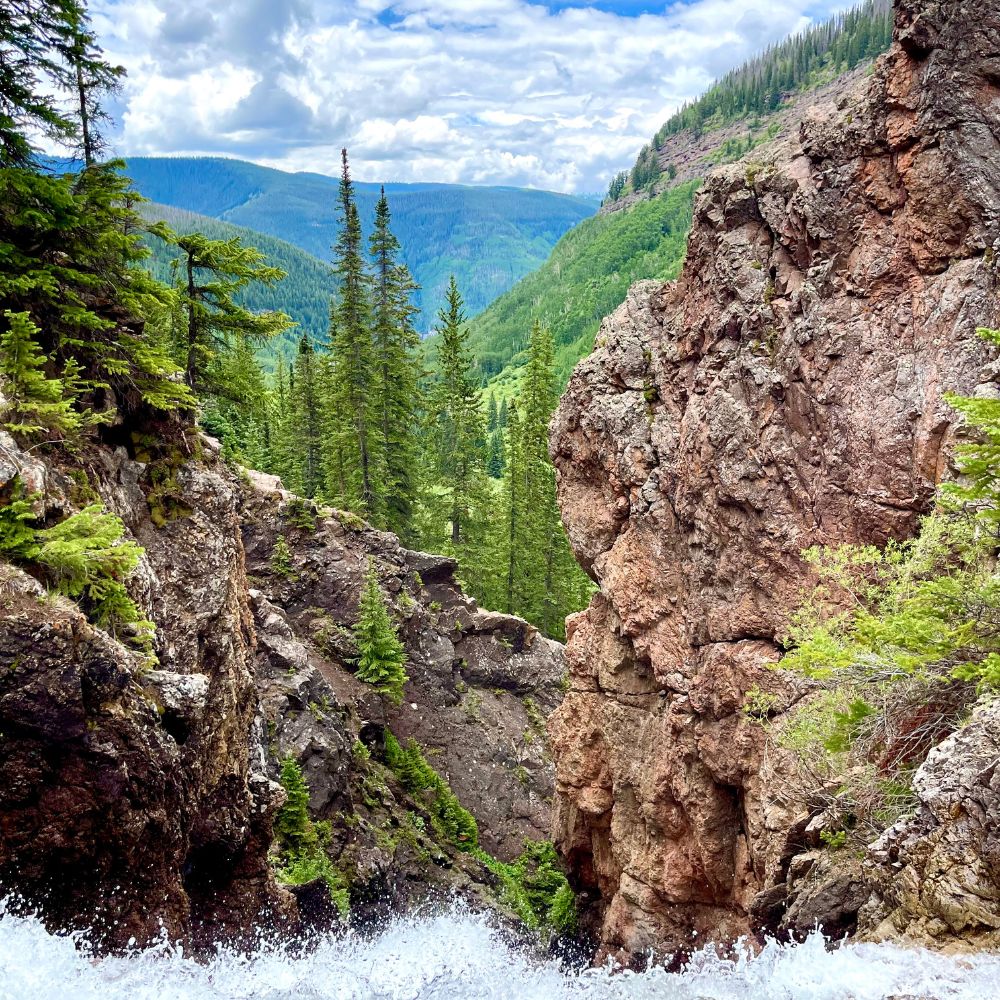 định cư Canada cần bao nhiêu tiền