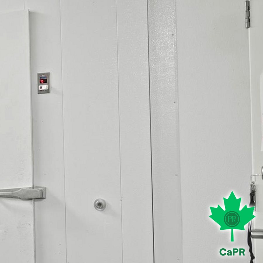 Một góc cửa kho lạnh walk-in