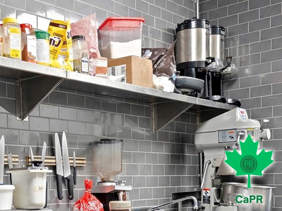 Một góc khu sơ chế trong bếp